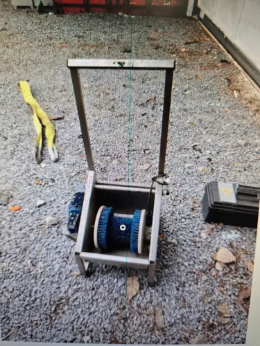 Máquina  de limpar botas industrial  usado 