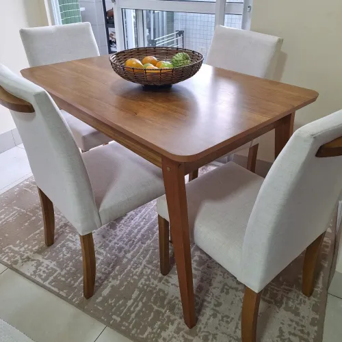 Mesa de Jantar com 4 cadeiras