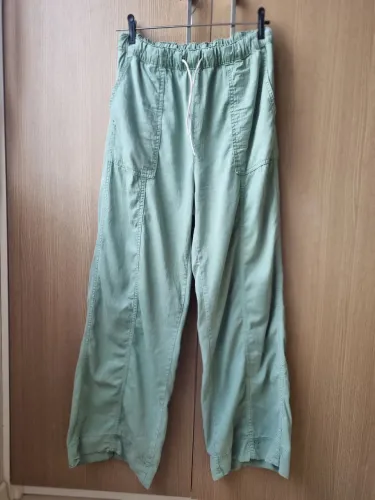 Calça verde menta, sarja, tam 42, Marfino