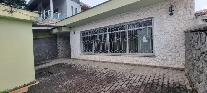 Térrea para venda tem 148 metros quadrados com 3 quartos