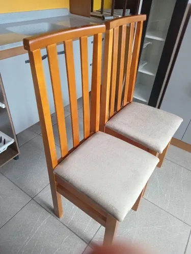 Cadeira de jantar em madeira, novas.(Entrego).