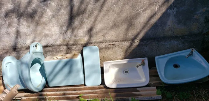 Conjunto vaso, pia e caixa para banheiro 
