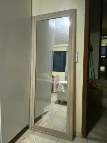 Espelho com moldura