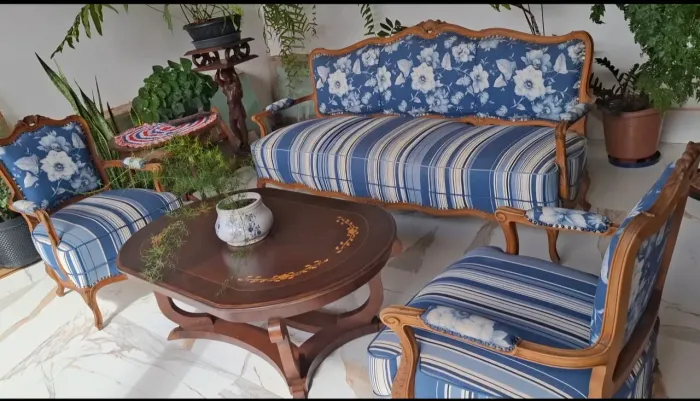 Maravilhoso jogo de sofá madeira de lei, estilo Luiz XV