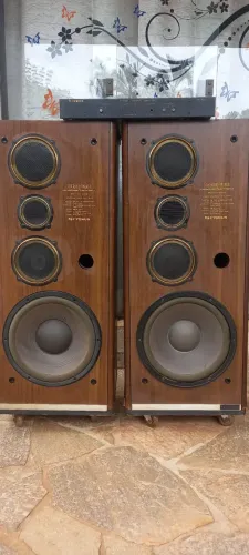 Vendo 2 caixas Cygnus Heavy 230 e um PA 400 Cygnus