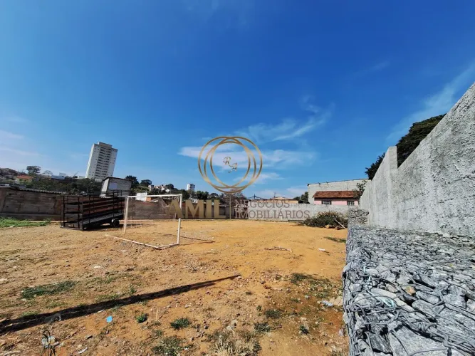Aluguel de Terreno Comercial de 726m² - Centro de São José dos Campos