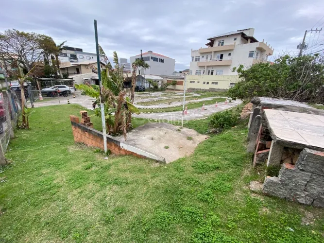 Terreno de 1.203m² nos Ingleses do Rio Vermelho