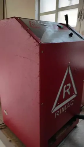 Máquina de fazer chinelos