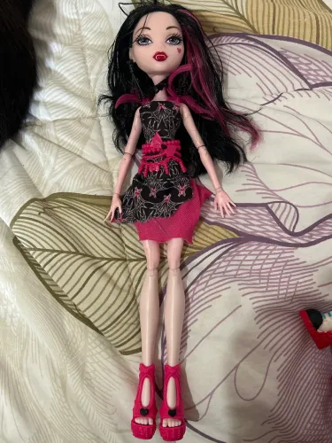 Boneca Monster High Draculaura Luz, Câmera e Ação! - Mattel