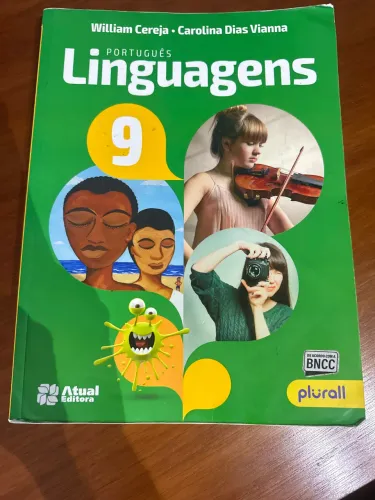 Livro português de Linguagens 9 (William cereja? Carolina vianna)