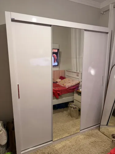 Guarda roupa 3 portas com espelho