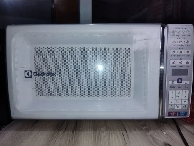 Micro 34 litros Electrolux