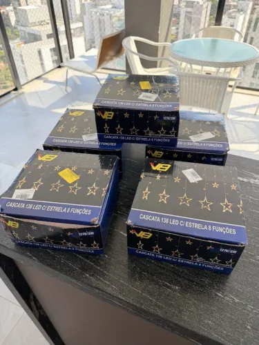 1 Cascata 138 Leds com Estrelas 8 Funções 110V