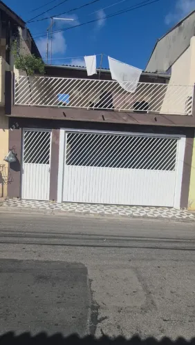 Vendo sobrado em Suzano.