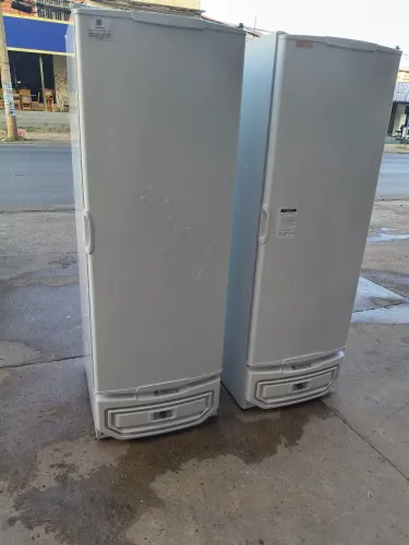 Freezer vertical gelopar tripla ação