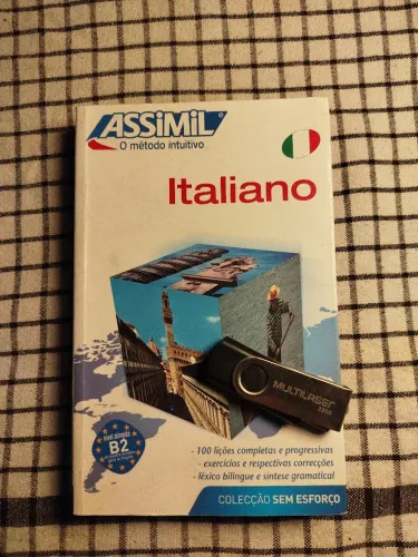 Curso Raro de Italiano método Assimil com áudio.