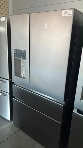 (NOVO) Geladeira Electrolux 540L DM91X *Plotada*