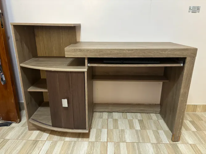 Escrivaninha/mesa de computador