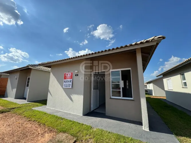 Casa com 2 Quartos no Loteamento Vida Nova