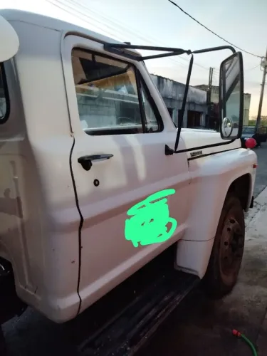 Caminhão pipa Ford F11000