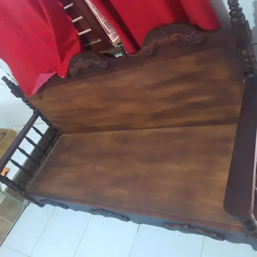Vendo esse sofá de madeira jatobá falta apenas colocar o estofado