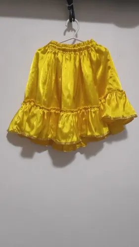Conjunto saia e top baianinha de cetim, tamanho 4