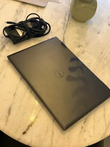 Notebook Dell vostro 7620 16?