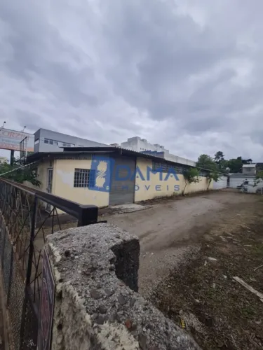 Barracão para alugar por R$ 5500.00, 230.00 m2 - REBOUCAS - CURITIBA/PR
