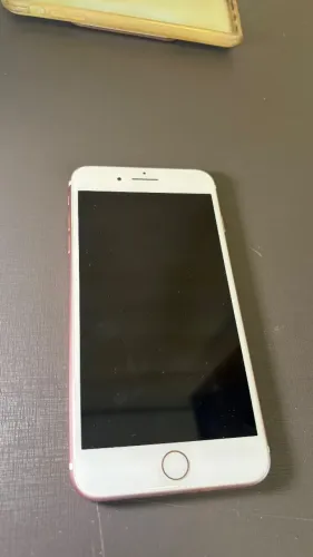 iPhone 7 Plus 256GB Ouro Rosa Bateria 70% Sempre de capinha
