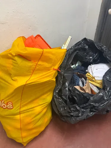 DOAÇÃO - ROUPAS E BRINQUEDOS