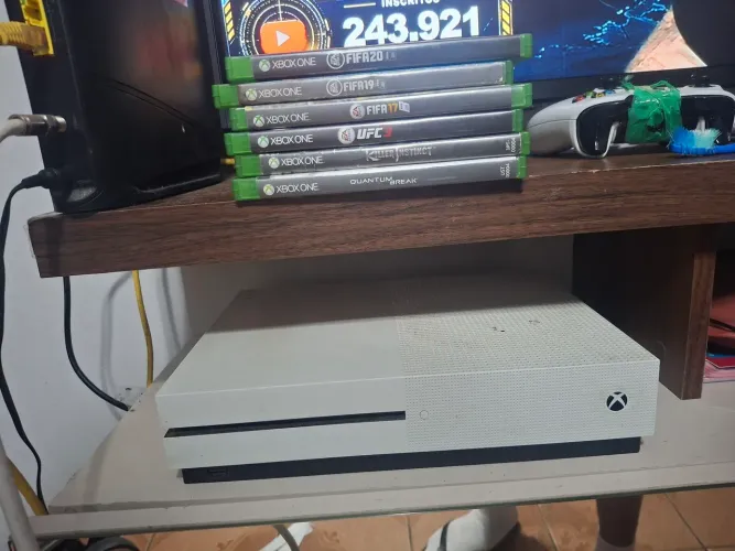 Xbox one s original usado, 6 jogos físicos originais usados
