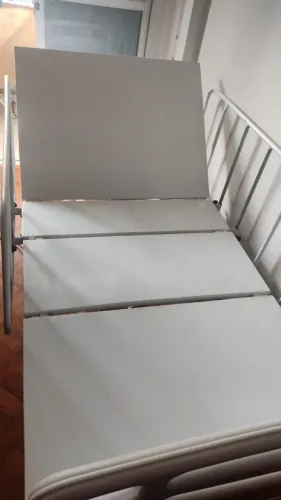 Vende-se  cama hospitalar eletrônica semi nova