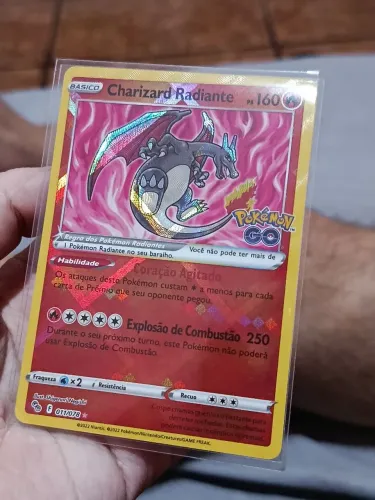 Carta Pokémon Charizard Radiante 011/078