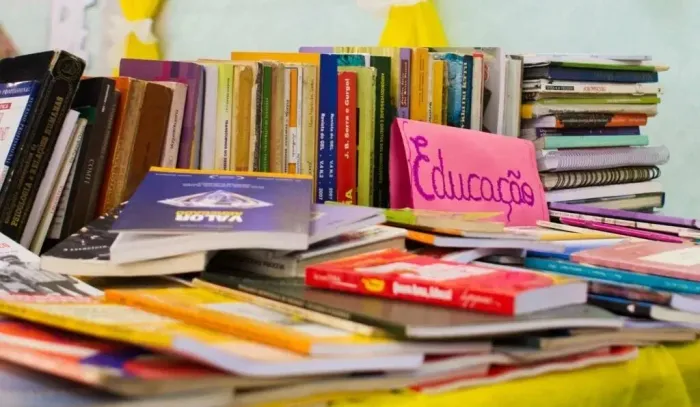 Livros Didáticos para Escola de Ensino Fundamental II e Ensino Médio