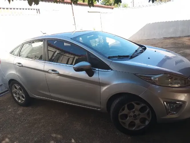 Ford Fiesta SE 1.6 16V Flex 5P 2012