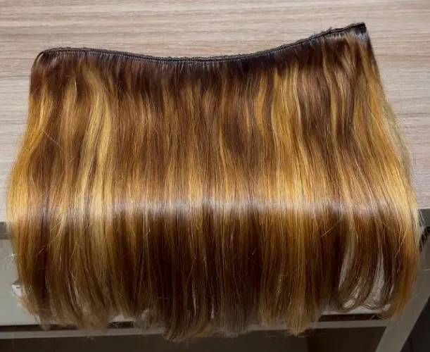 Vendo CABELO BRASILEIRO (03 telas) e 02 mechas (brinde) prontas pra usar!!!