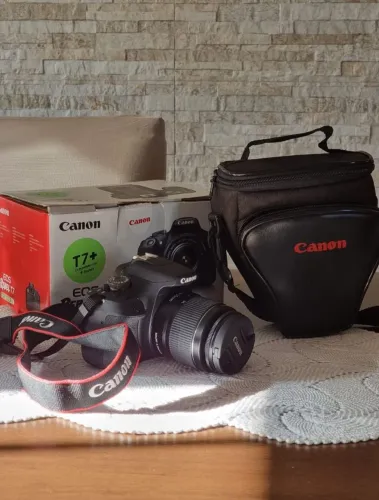 Vendo Canon T7 Rebel nova (usada 3x).