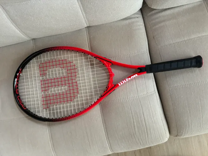 VENDE-SE RAQUETE DE TENIS WILSON