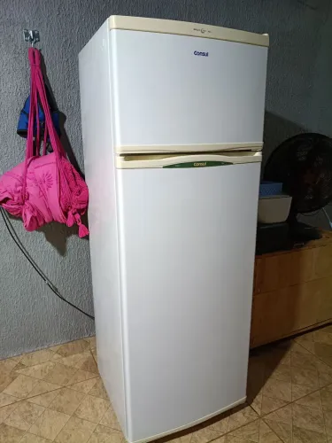Geladeira Consul 350 litros funcionando perfeitamente