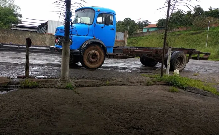 Caminhão toco