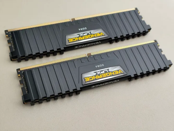 Memória DDR4 2x8gb 16gb 3000mhz Corsair LPX