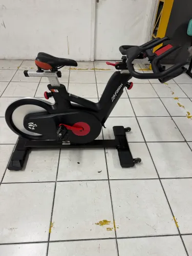 Bike ic4 life fitness