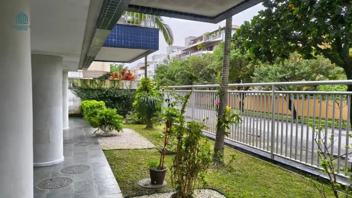 Apartamento para aluguel no Recreio dos Bandeirantes com 3 quartos sendo 2 suítes