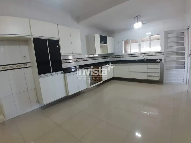 Casa Sobreposta Alta para aluguel no bairro Macuco