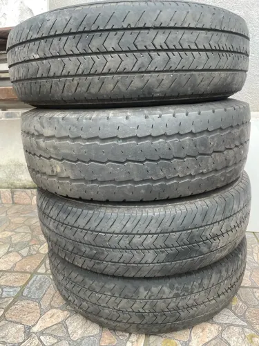 Quatro pneus três importados e um nacional Pirelli