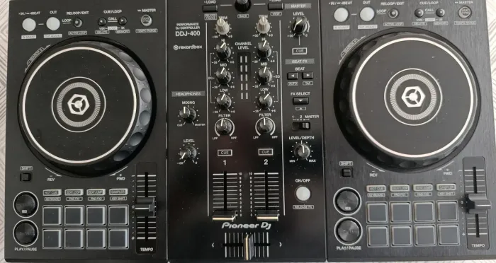Controladora Pioneer DDJ 400