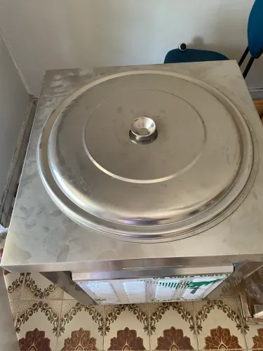 Vendo Máquina de Sorvete de chapa tipo tailandês valor: 1..500,00. Valor:R$1.500,00. Nova!