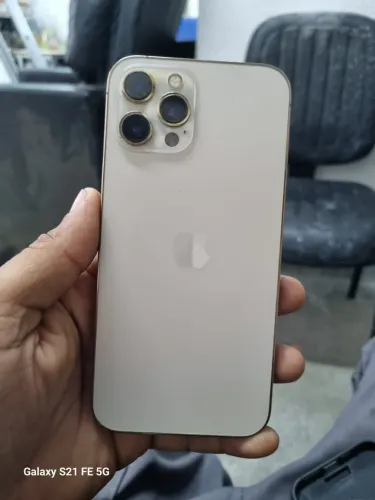 iPhone 12 Pro Max dourado muito novo