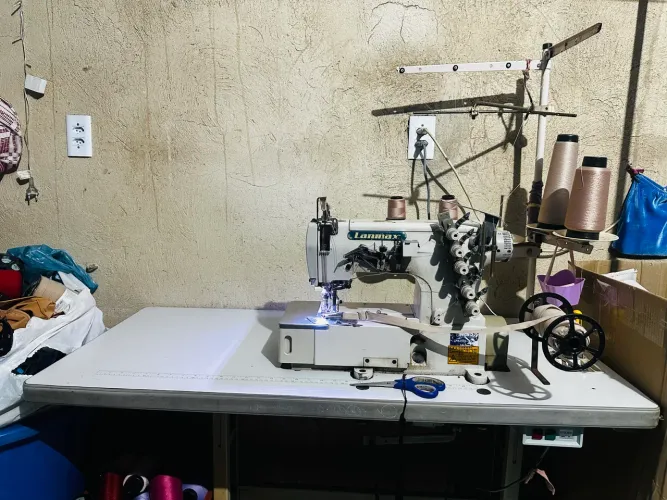 Vendo máquina de costura