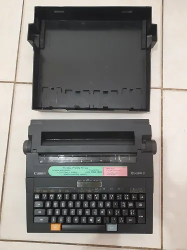 Máquina de escrever eletri ca- Canon Typestar 2